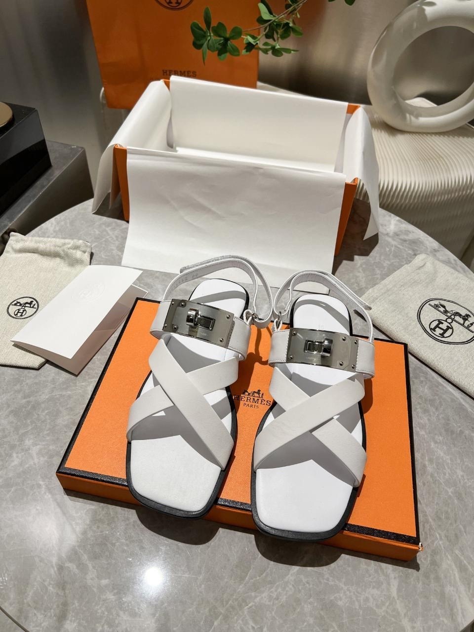 сандалии hermes,босоножки hermes,босоножки hermes женские,босоножки эрмес санторини,женские сандалии