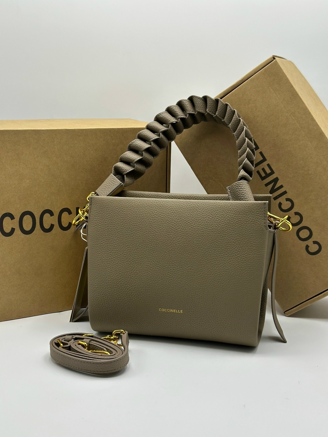 сумка coccinelle,сумка,сумка женская coccinelle,женская сумка,элегантная сумка