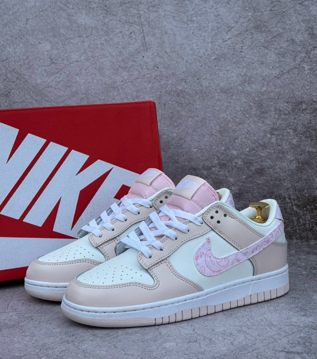 nike sb dunk low pink pigeon,кроссовки женские nike,кроссовки nike sb dunk low pink,кроссовки nike sb dunk low wmns pink / white,кроссовки розовые