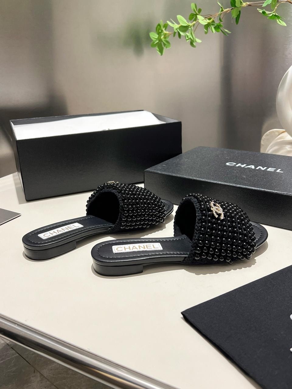 шлепанцы chanel,шлепки шанель,шлепки шанель белые,сандалии chanel,chanel шлепанцы женские