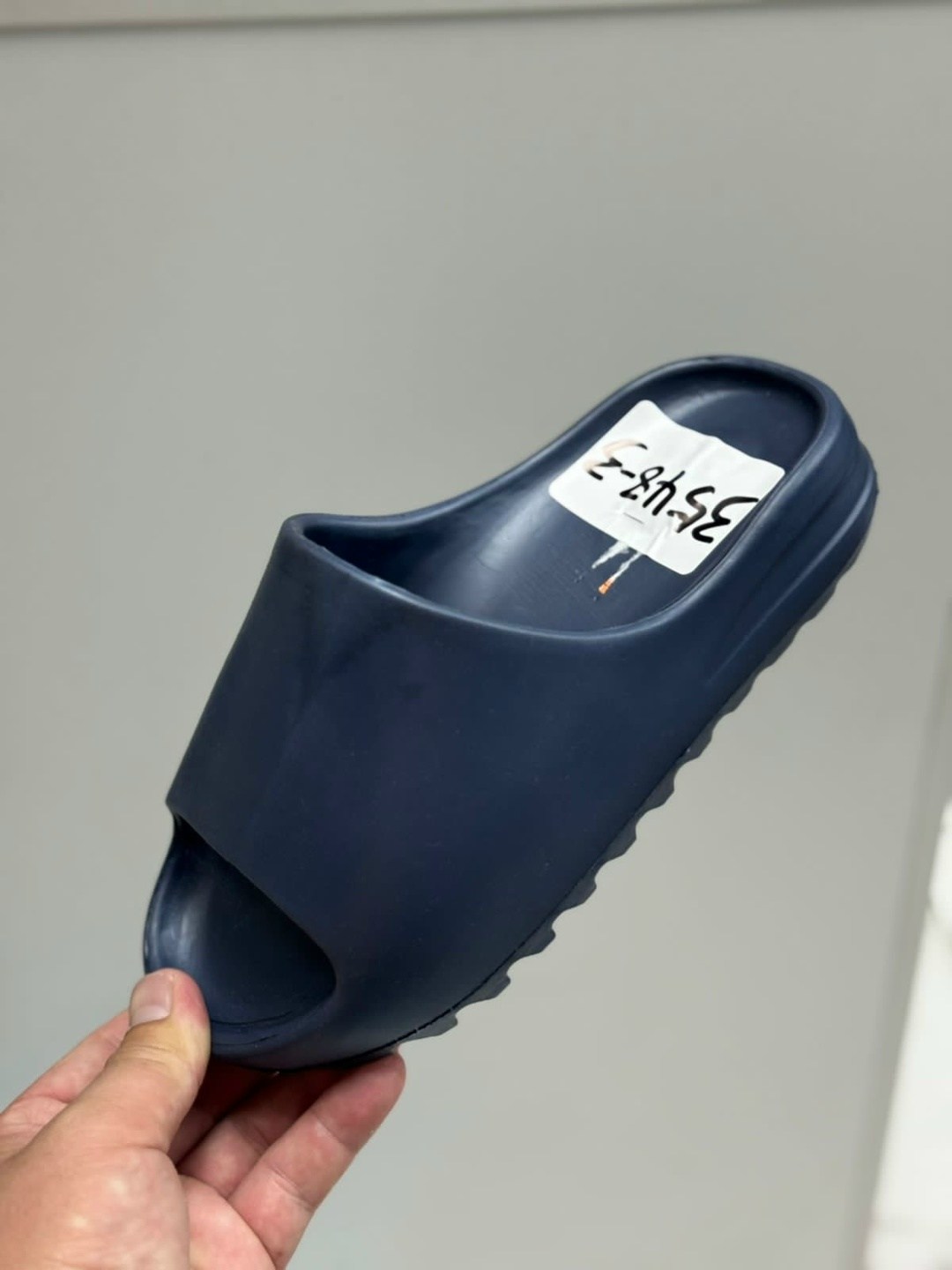 adidas yeezy slides,тапки адидас yeezy slide,шлепанцы adidas yeezy slide,тапочки adidas yeezy slide,шлепки yeezy slide