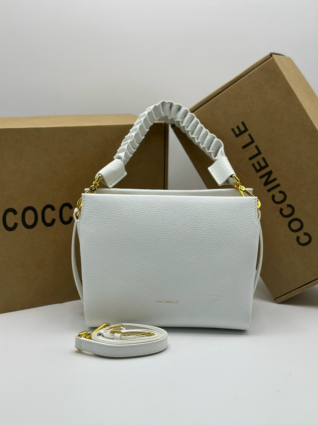 сумка coccinelle,сумка,сумка женская coccinelle,женская сумка,элегантная сумка
