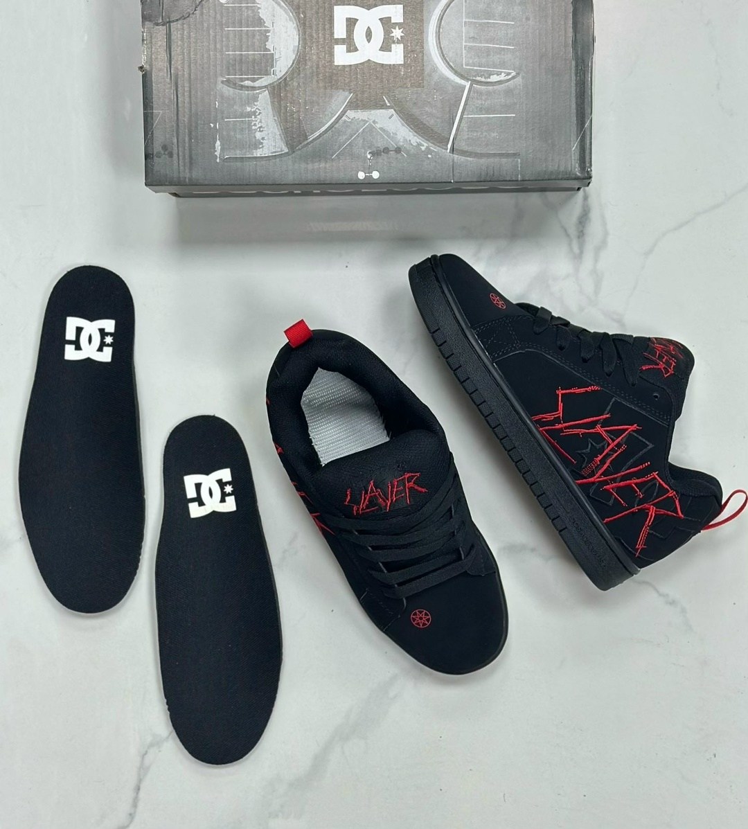 кроссовки slayer court graffik dc shoes,кроссовки dc slayer court graffik,кроссовки slayer,dc x slayer ct graffik shoes (black black red),кроссовки slayer court graffik спортивные dc shoes