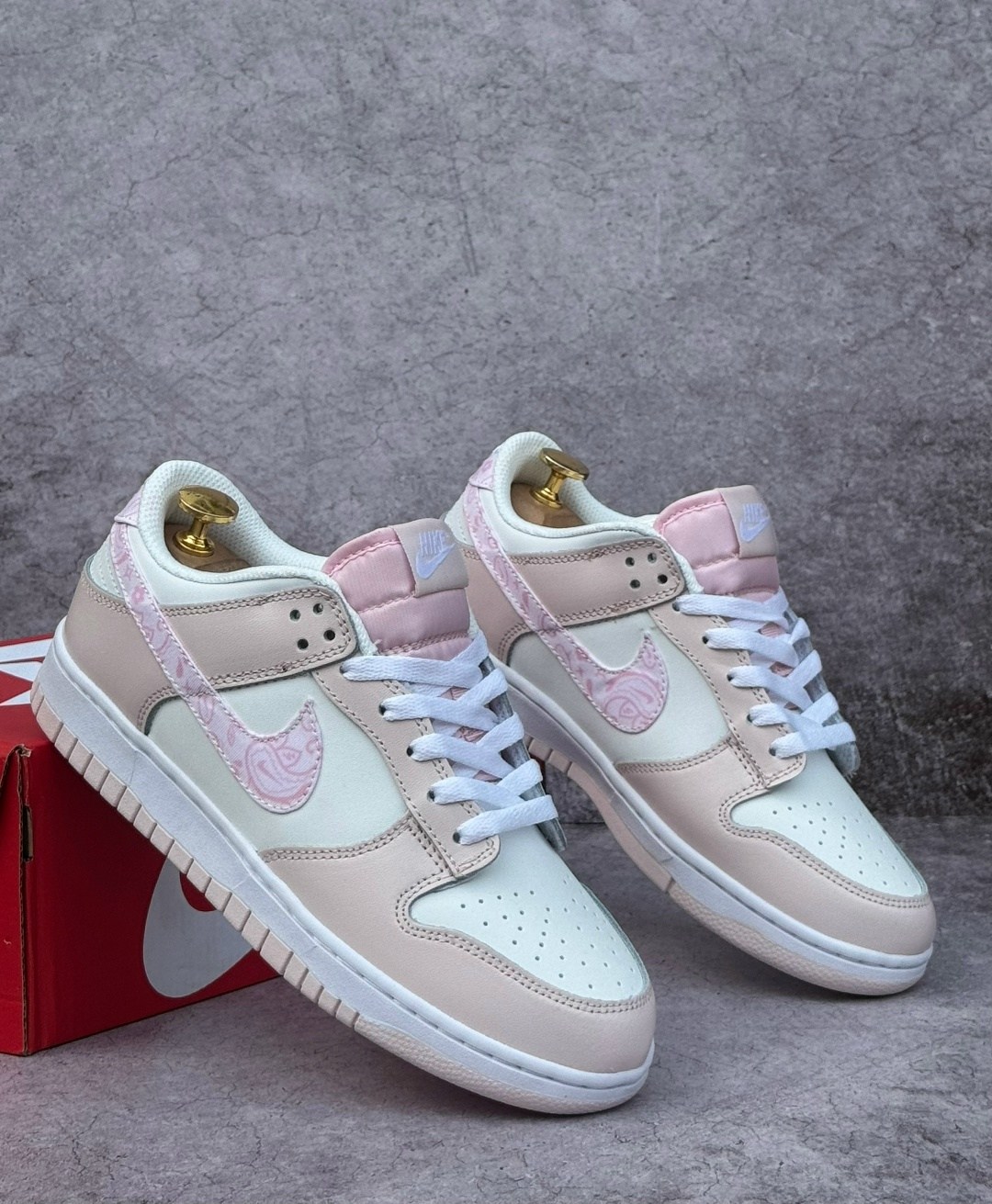 nike sb dunk low pink pigeon,кроссовки женские nike,кроссовки nike sb dunk low pink,кроссовки nike sb dunk low wmns pink / white,кроссовки розовые