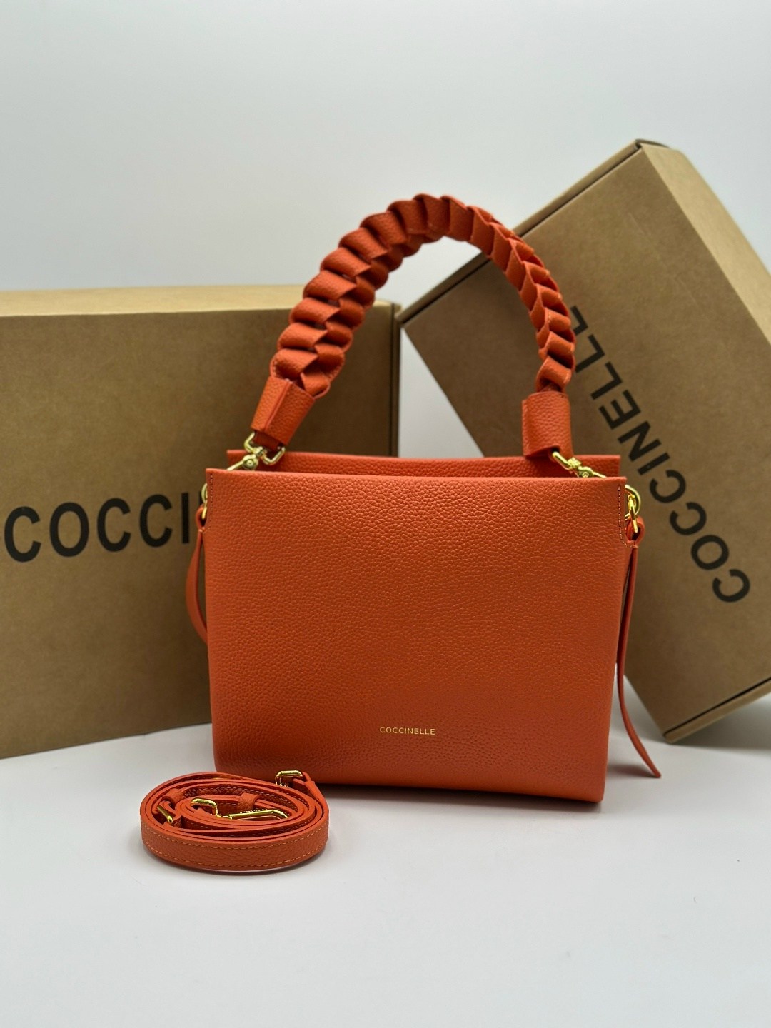 сумка coccinelle,сумка,сумка женская coccinelle,женская сумка,элегантная сумка