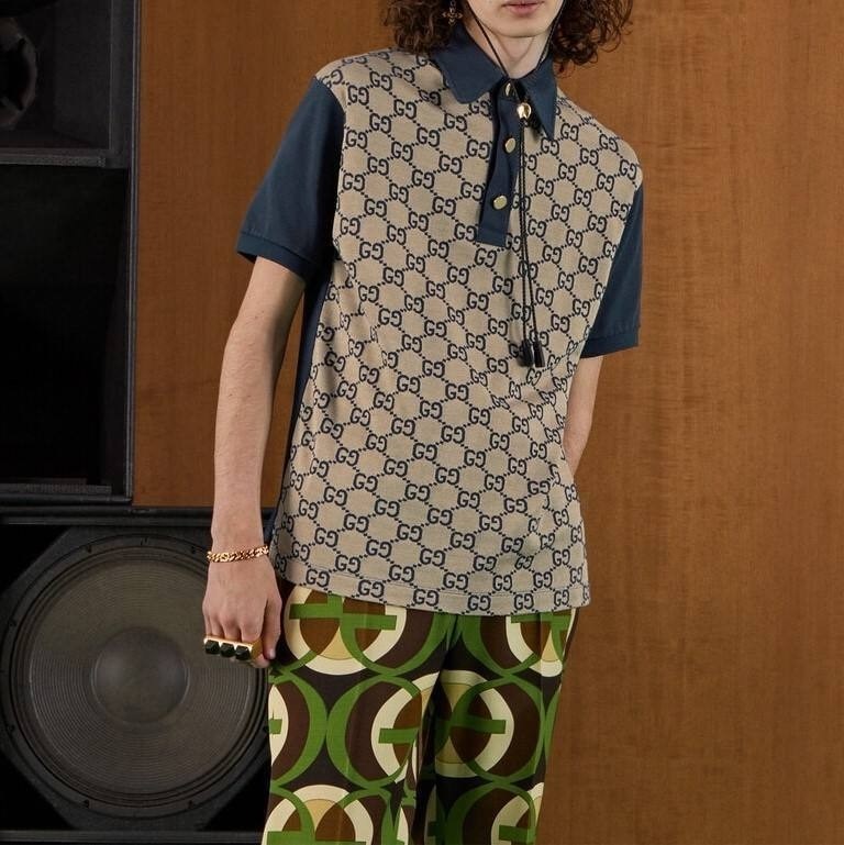 рубашка-поло мужская gucci maxi gg бежевый,gucci maxi gg monogram polo shirt,gucci polo,gucci piqu polo shirt with silk in brown dark blue,гуччи рубашка