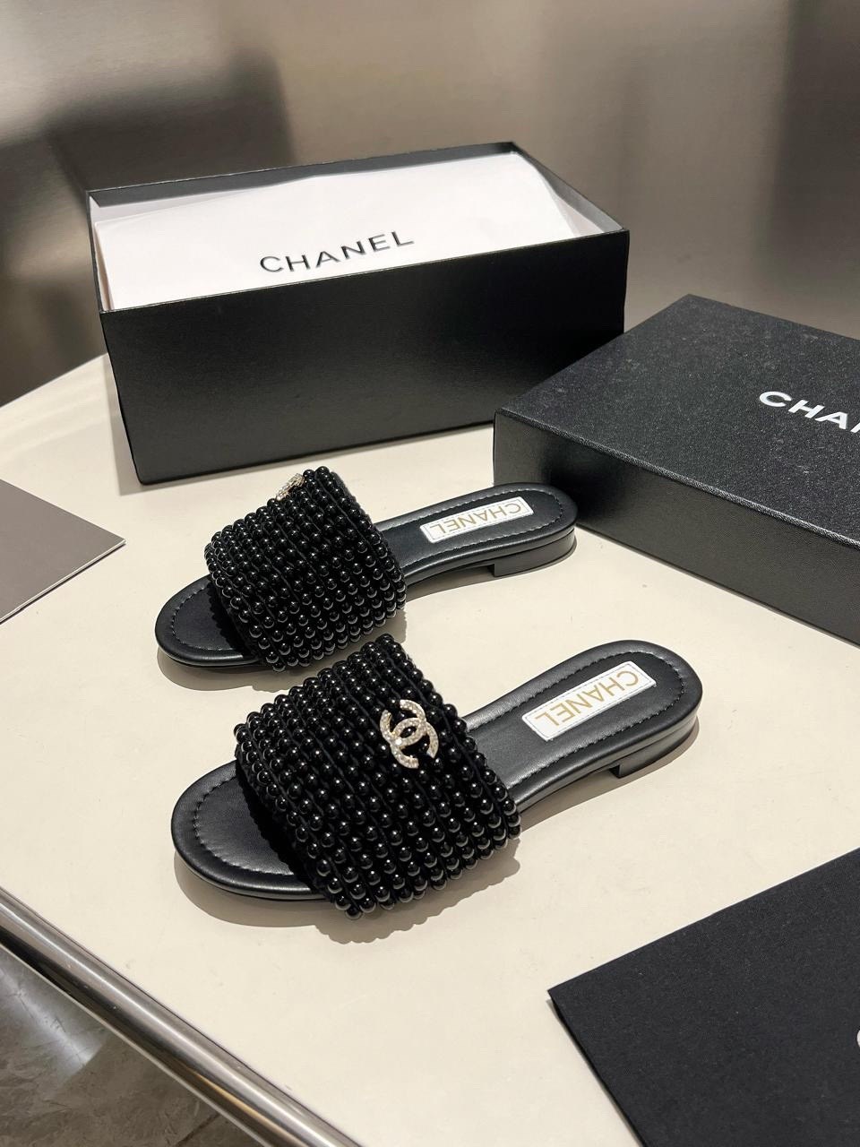 шлепанцы chanel,шлепки шанель,шлепки шанель белые,сандалии chanel,chanel шлепанцы женские
