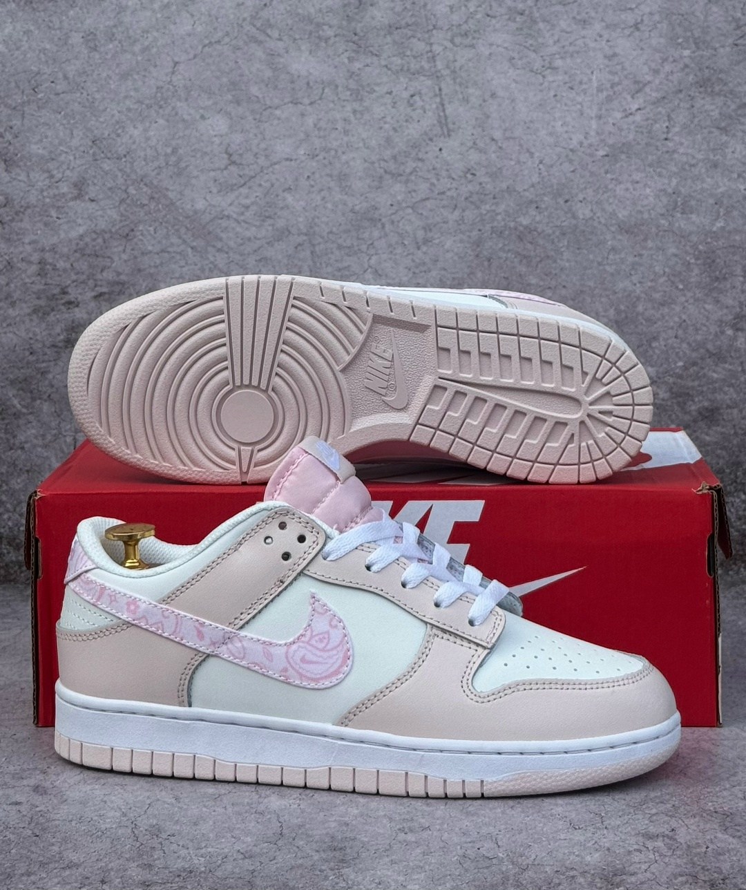 nike sb dunk low pink pigeon,кроссовки женские nike,кроссовки nike sb dunk low pink,кроссовки nike sb dunk low wmns pink / white,кроссовки розовые