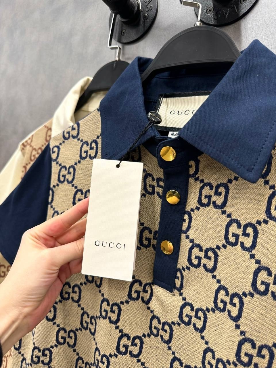 рубашка-поло мужская gucci maxi gg бежевый,gucci maxi gg monogram polo shirt,gucci polo,gucci piqu polo shirt with silk in brown dark blue,гуччи рубашка