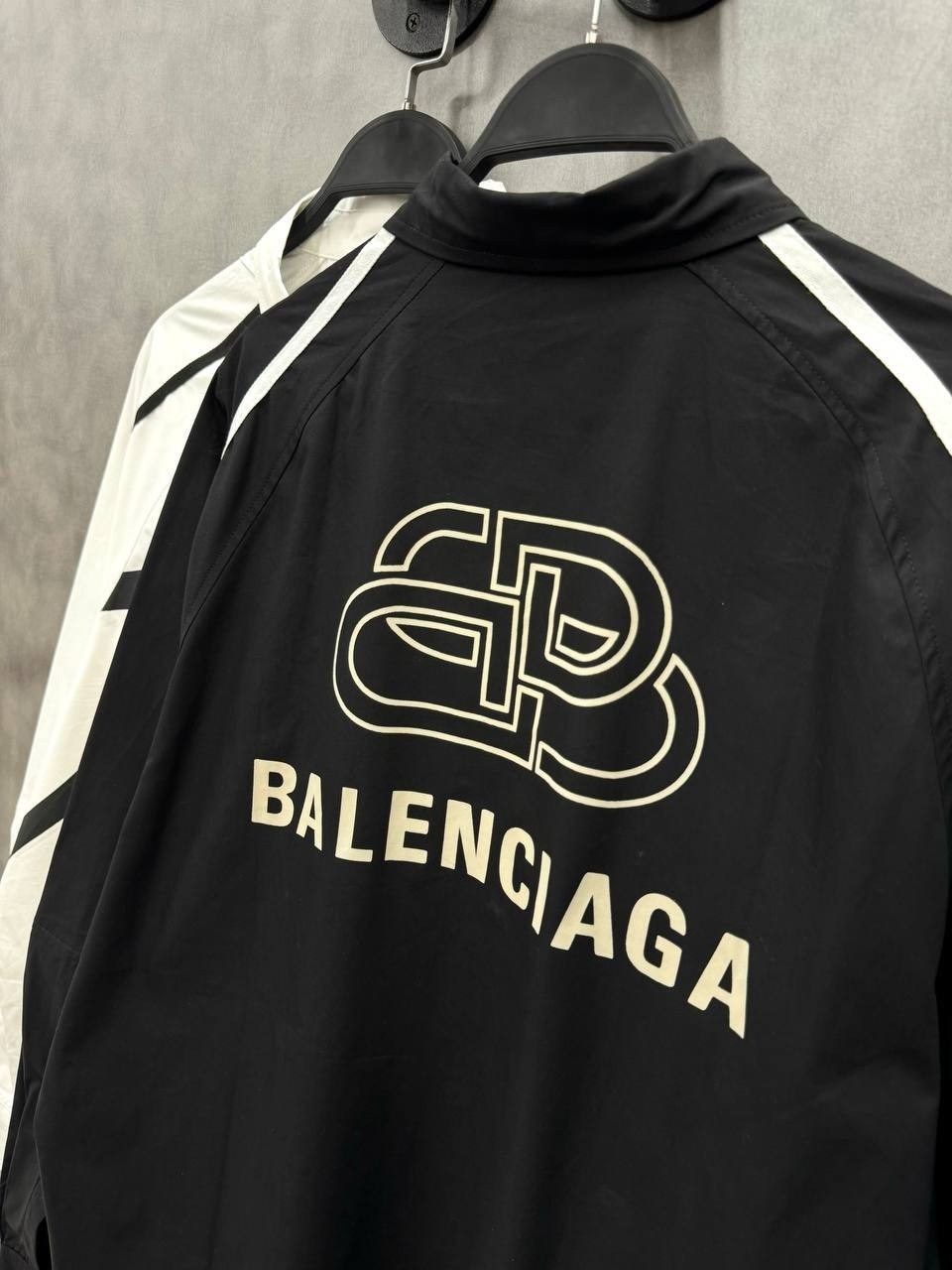 рубашка balenciaga,ветровки топовые д,легкая куртка,мужская рубашка
