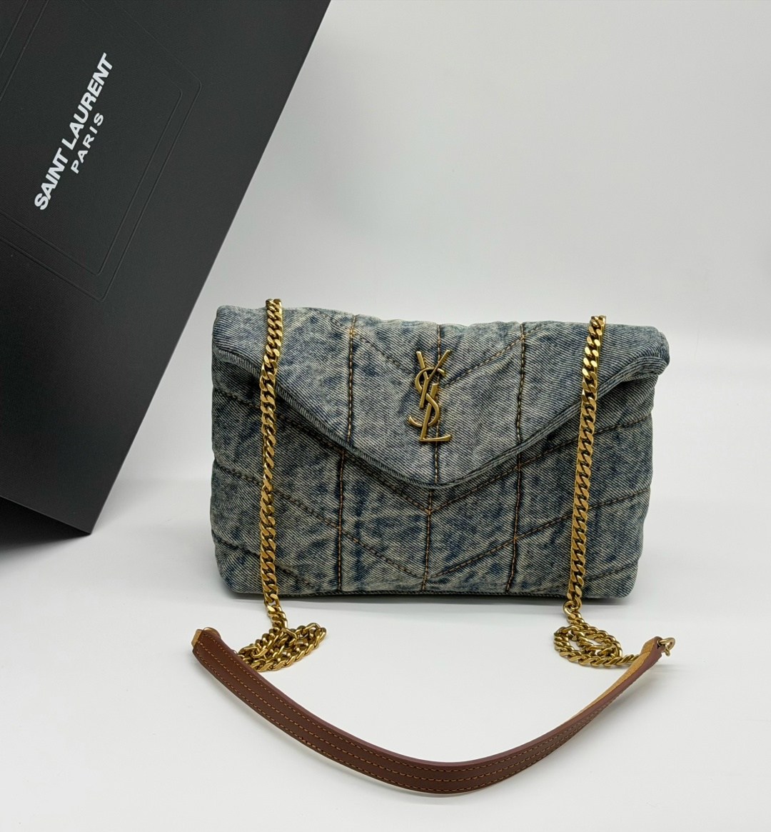 джинсовые сумки,сумки ив сен лоран,сумки yves saint laurent,сумка-пуффер на плечо с монограммой loulou ysl джинсовая,сумка
