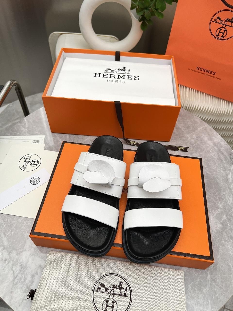 hermes шлепанцы,мужские шлепки гермес,сандалии hermes,шлепки hermes,шлепанцы женские