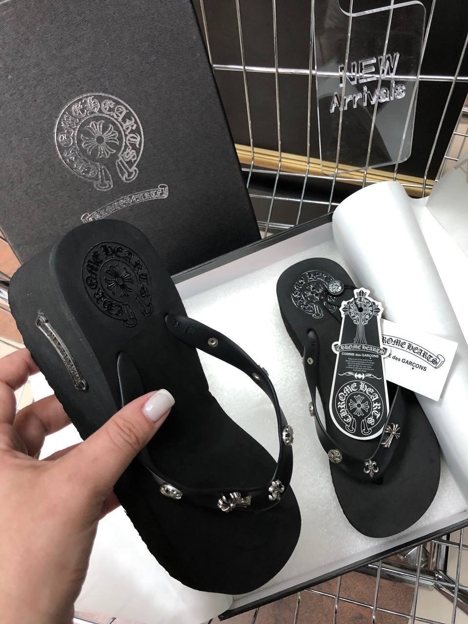 ,женские шлепанцы,модные шлепанцы,шлепанцы chanel,босоножки шлепанцы