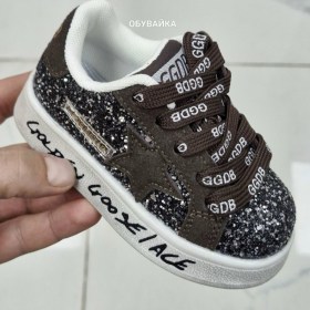 Кроссовки