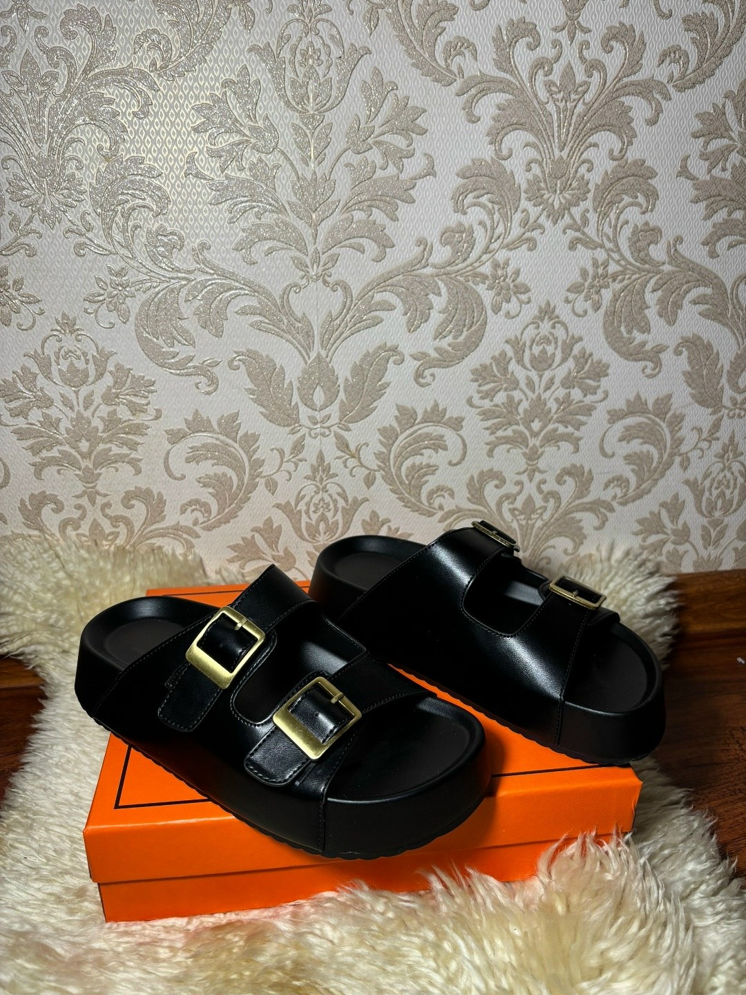шлепанцы hermes,шлепки hermes,,модные шлепанцы,шлепки эрмес