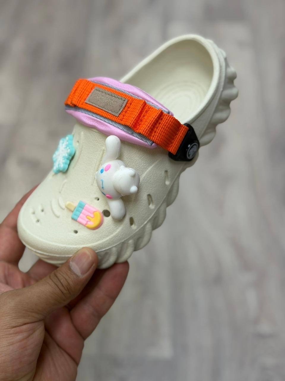 ,детские кроксы,сандалии,джибитсы набор для кроксов на crocs клипсы светящиеся,шлепанцы детские