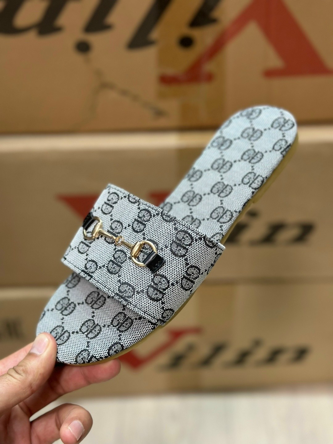 тапочки gucci,шлепанцы gucci,,тапочки модные,тапки гуччи мужские