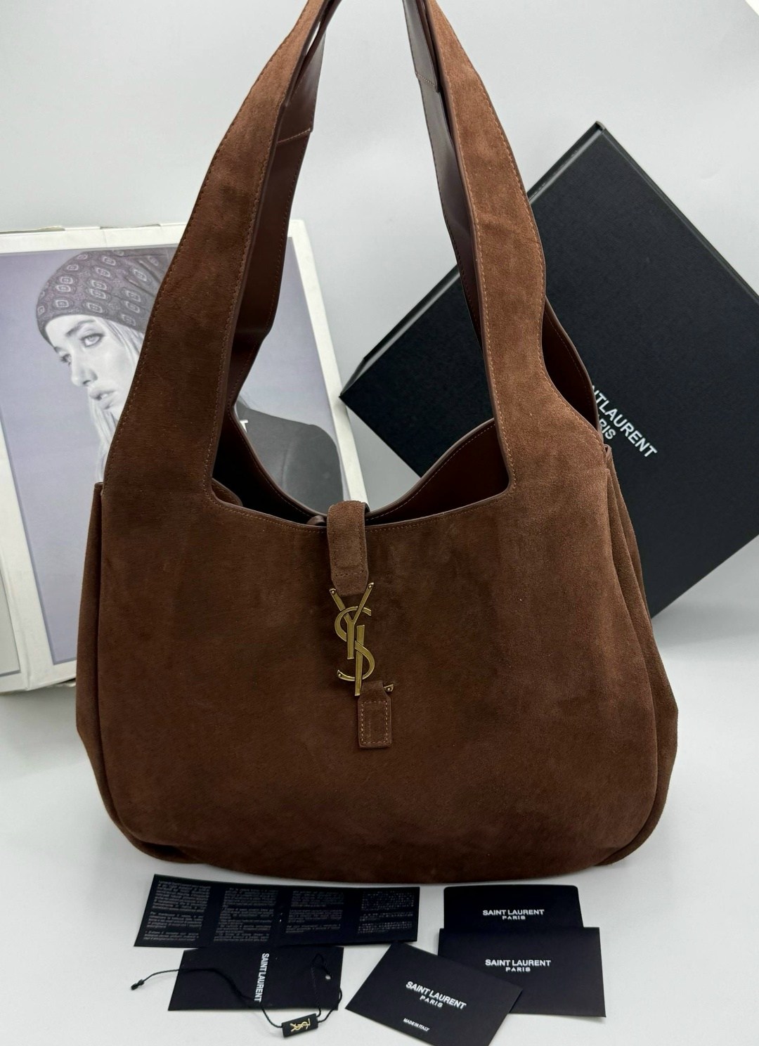 женская замшевая сумка yves saint laurent 37x29 см,кожаная сумка-хобо le 5 à 7 saint laurent коричневый,сумка yves saint laurent замшевая,сумка замшевая,сумка ysl замша