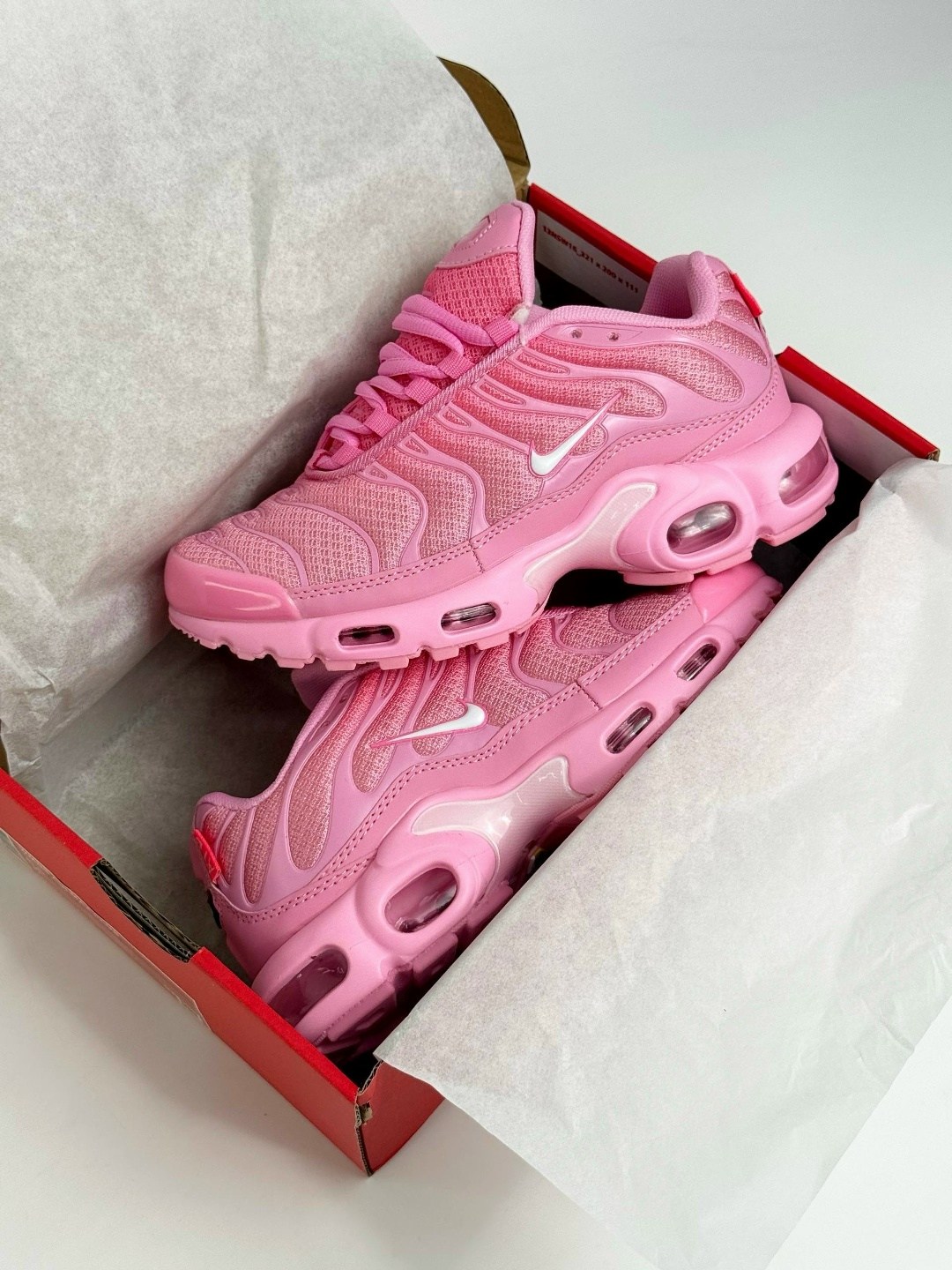 спортивные кроссовки air max plus tn nike,nike air max tn plus pink,кроссовки nike air max tn plus,спортивные кроссовки air max plus tn nike розовый,кроссовки