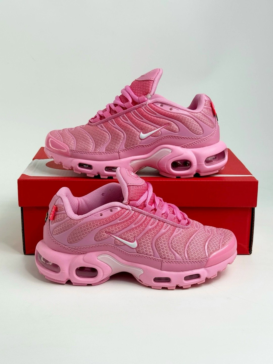 спортивные кроссовки air max plus tn nike,nike air max tn plus pink,кроссовки nike air max tn plus,спортивные кроссовки air max plus tn nike розовый,кроссовки