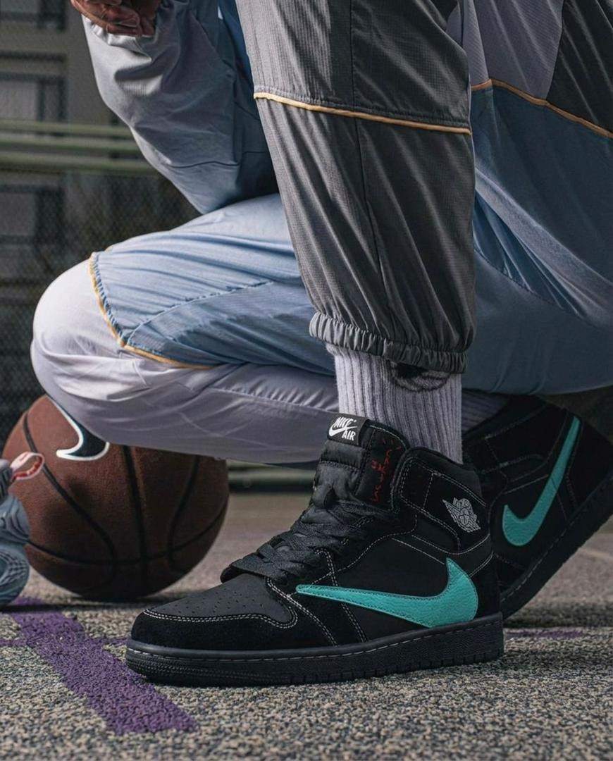 ,кроссовки-nike-travis-scott-x-air-jordan-1-high-black-phantom,nike air jordan 1 og black phantom travis scott, мужская,travis scott x nike air jordan 1 high black phantom