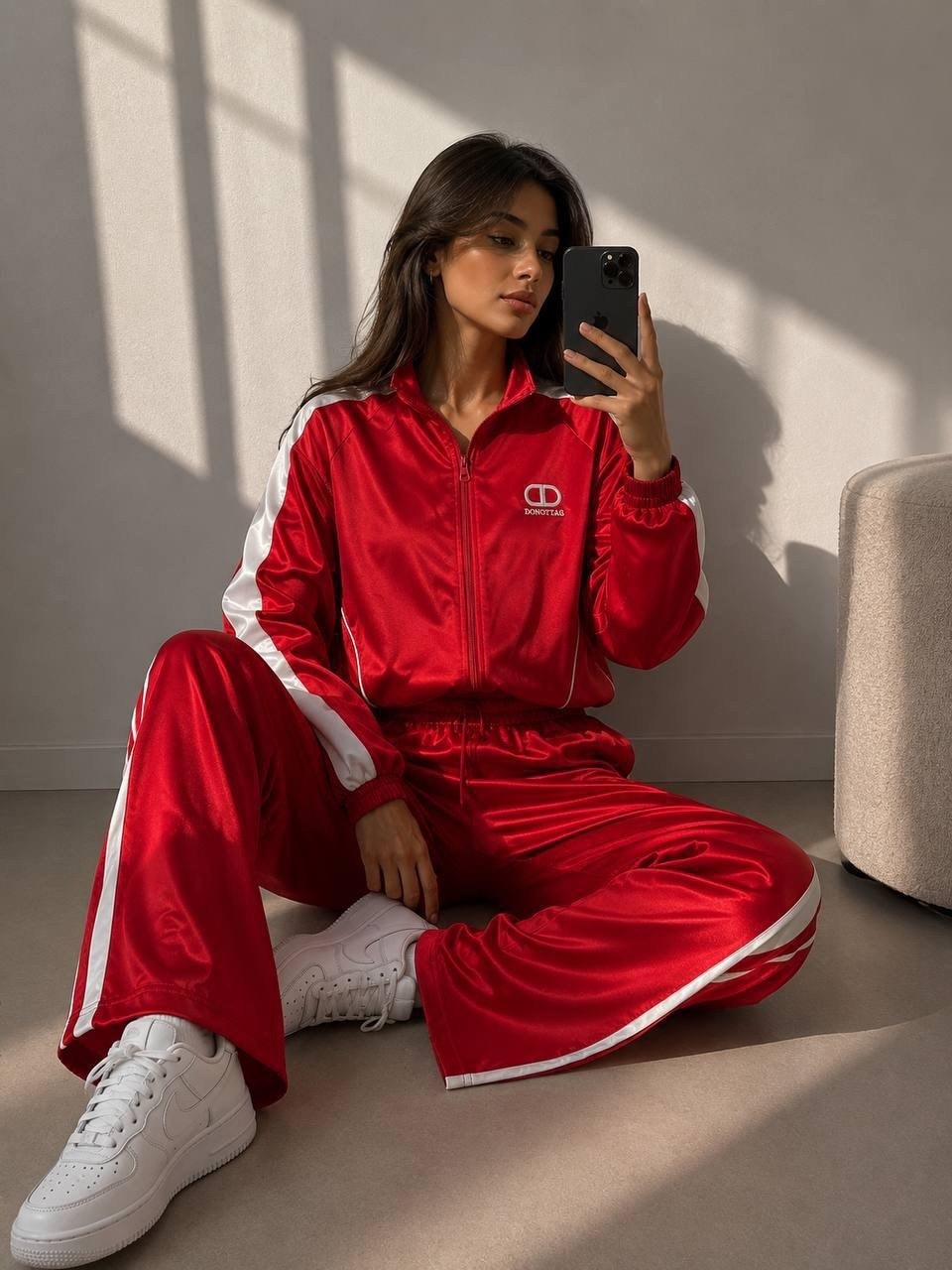 белый спортивный костюм в стиле celine,костюм спортивный женский,спортивный костюм,костюм спортивный celine,спорт костюм