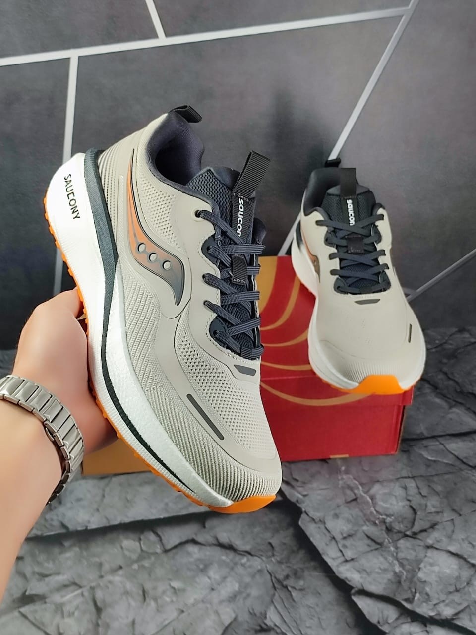 кроссовки saucony,кроссовки мужские saucony,кроссовки,беговые кроссовки,кроссовки saucony женские