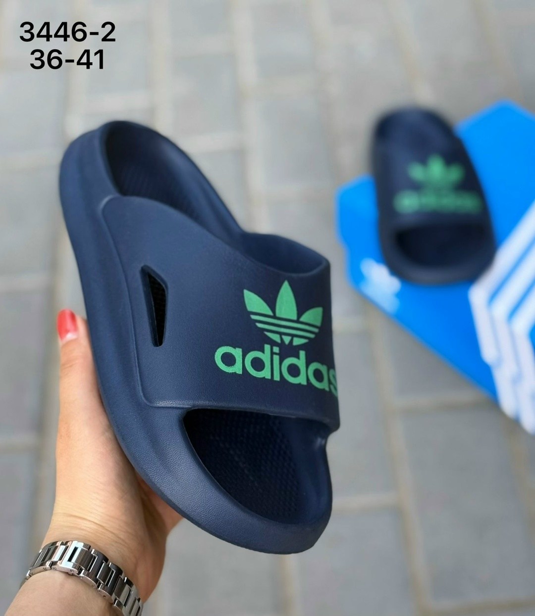 шлепанцы adidas,шлепки adidas мужские,сланцы adidas,женские шлепанцы adidas,красные сланцы adidas