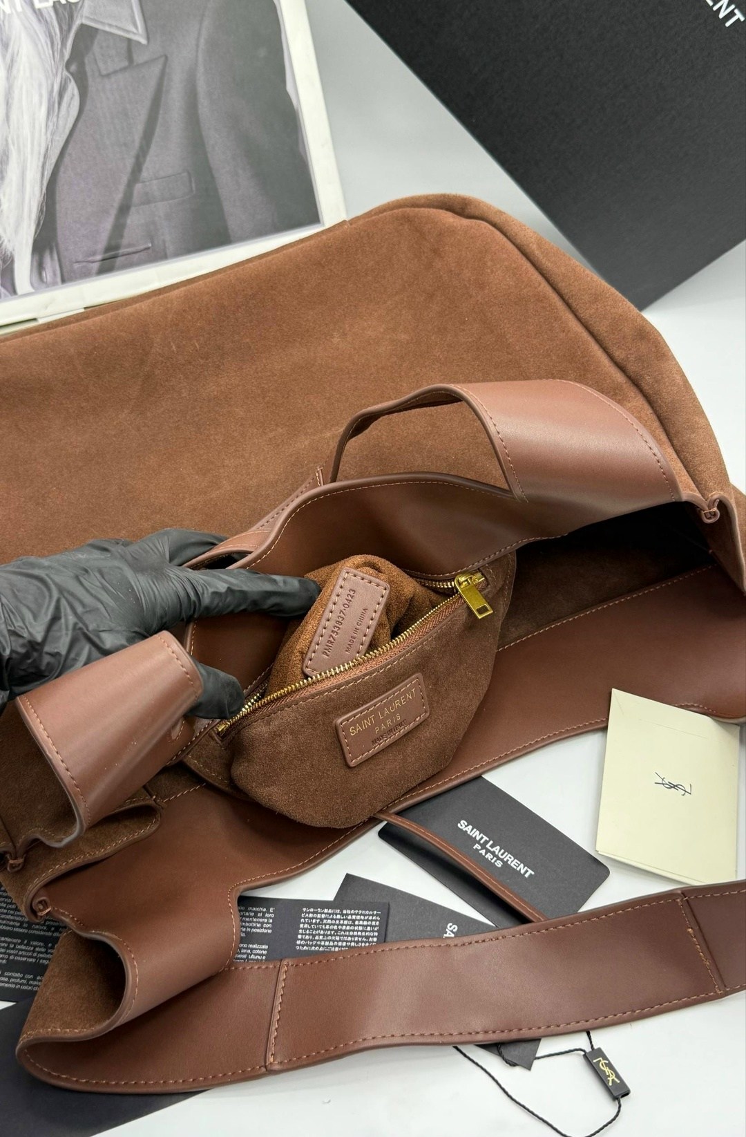 женская замшевая сумка yves saint laurent 37x29 см,кожаная сумка-хобо le 5 à 7 saint laurent коричневый,сумка yves saint laurent замшевая,сумка замшевая,сумка ysl замша