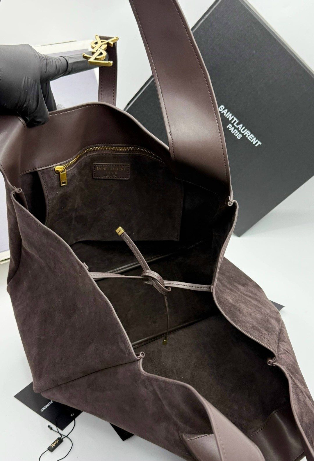 женская замшевая сумка yves saint laurent 37x29 см,сумка женская yves saint laurent тоут замшевая,кожаная сумка-хобо le 5 à 7 saint laurent коричневый,женская замшевая сумка yves saint laurent 38x26 с