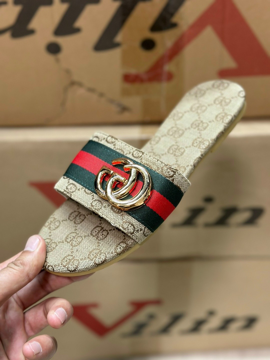 тапочки gucci,шлепанцы gucci,,тапочки модные,тапки гуччи мужские