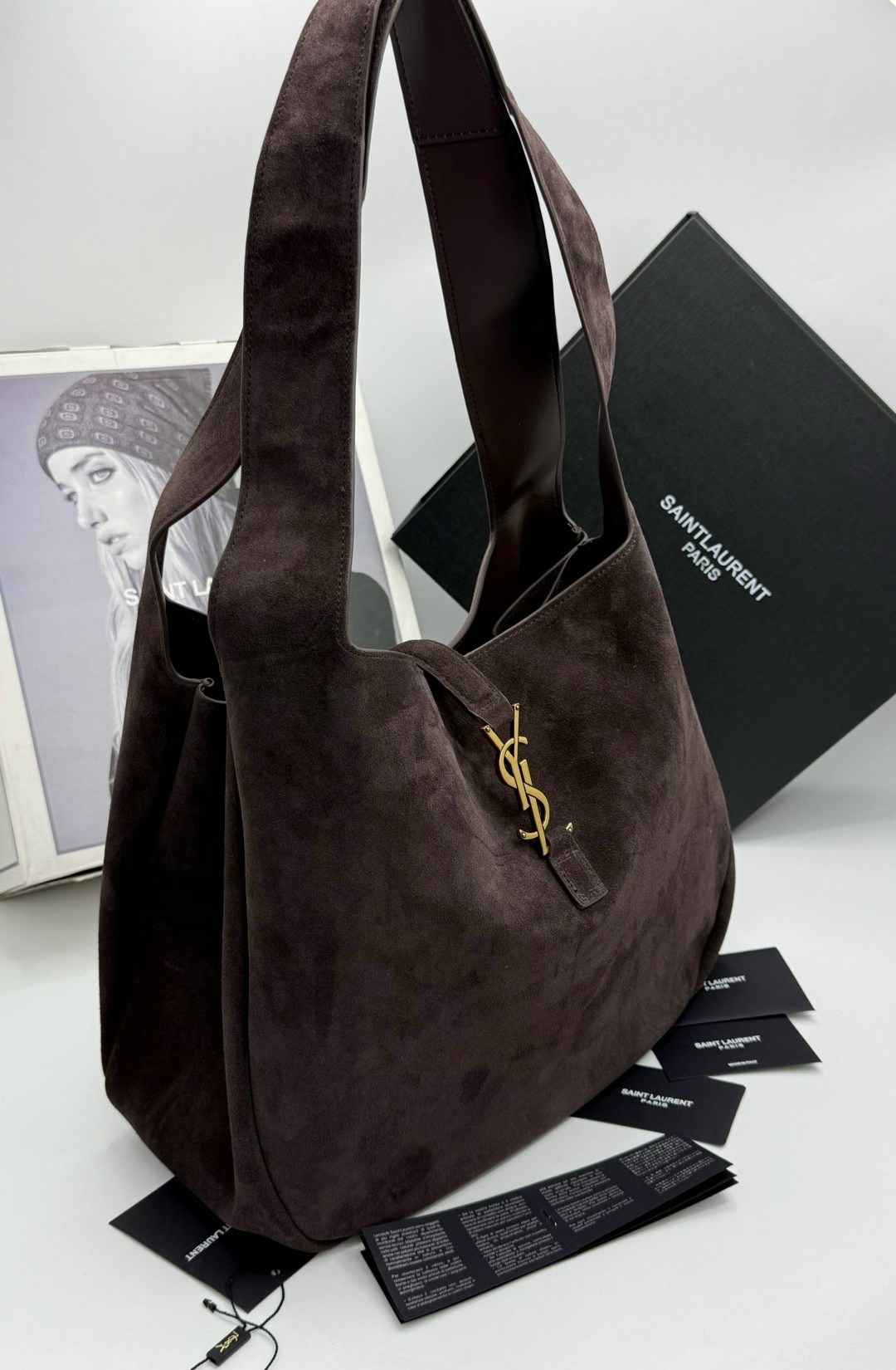 женская замшевая сумка yves saint laurent 37x29 см,сумка женская yves saint laurent тоут замшевая,кожаная сумка-хобо le 5 à 7 saint laurent коричневый,женская замшевая сумка yves saint laurent 38x26 с