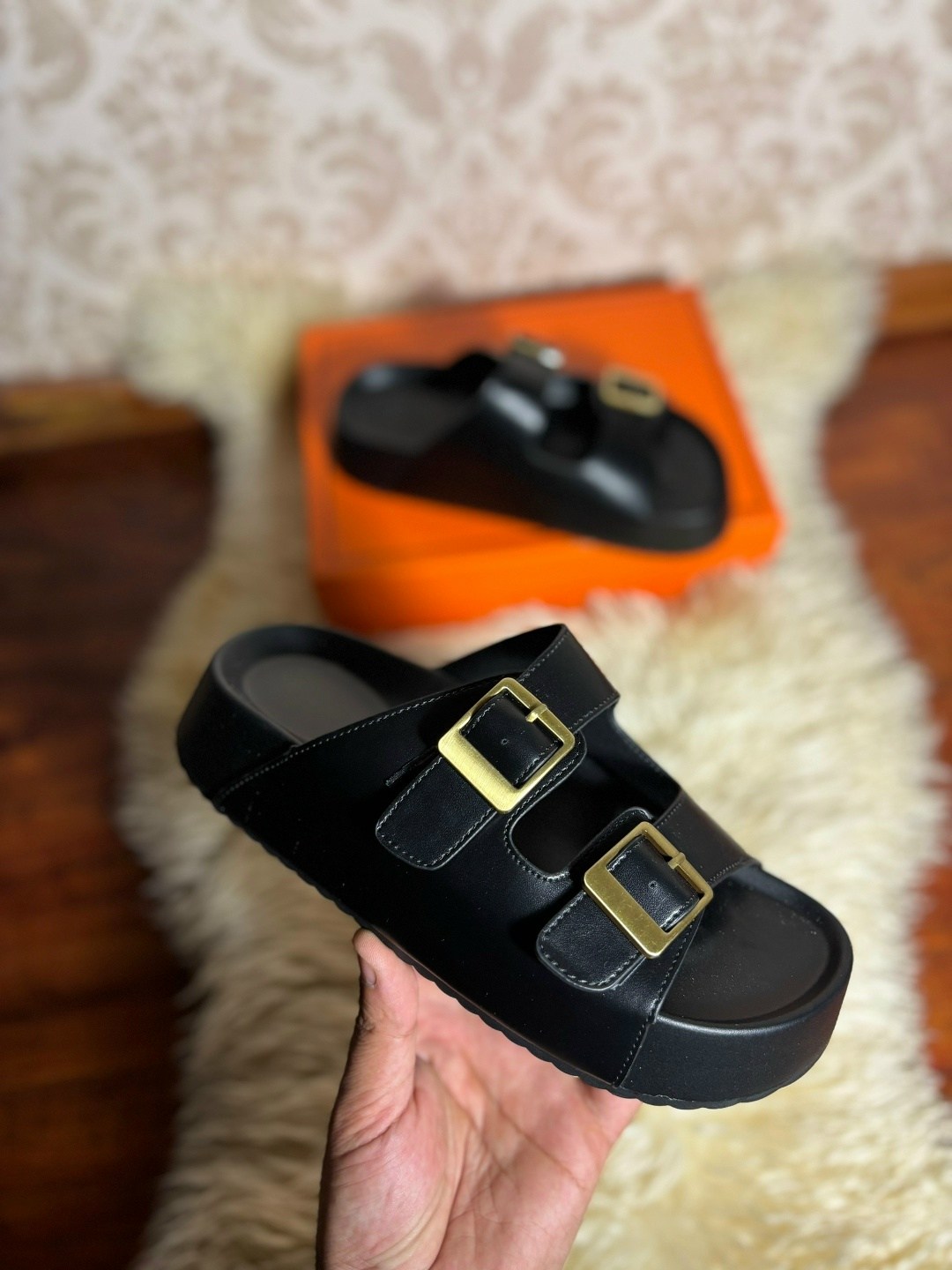 шлепанцы hermes,шлепки hermes,,модные шлепанцы,шлепки эрмес