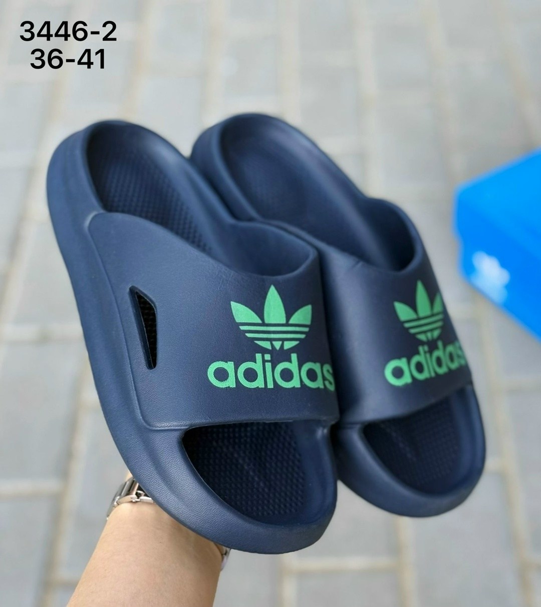 шлепанцы adidas,шлепки adidas мужские,сланцы adidas,женские шлепанцы adidas,красные сланцы adidas