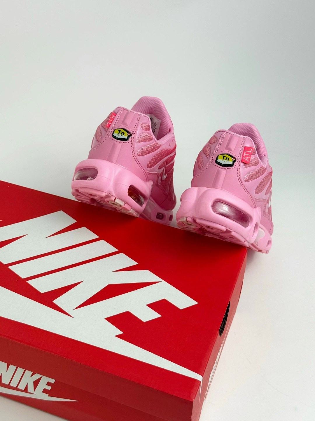спортивные кроссовки air max plus tn nike,nike air max tn plus pink,кроссовки nike air max tn plus,спортивные кроссовки air max plus tn nike розовый,кроссовки