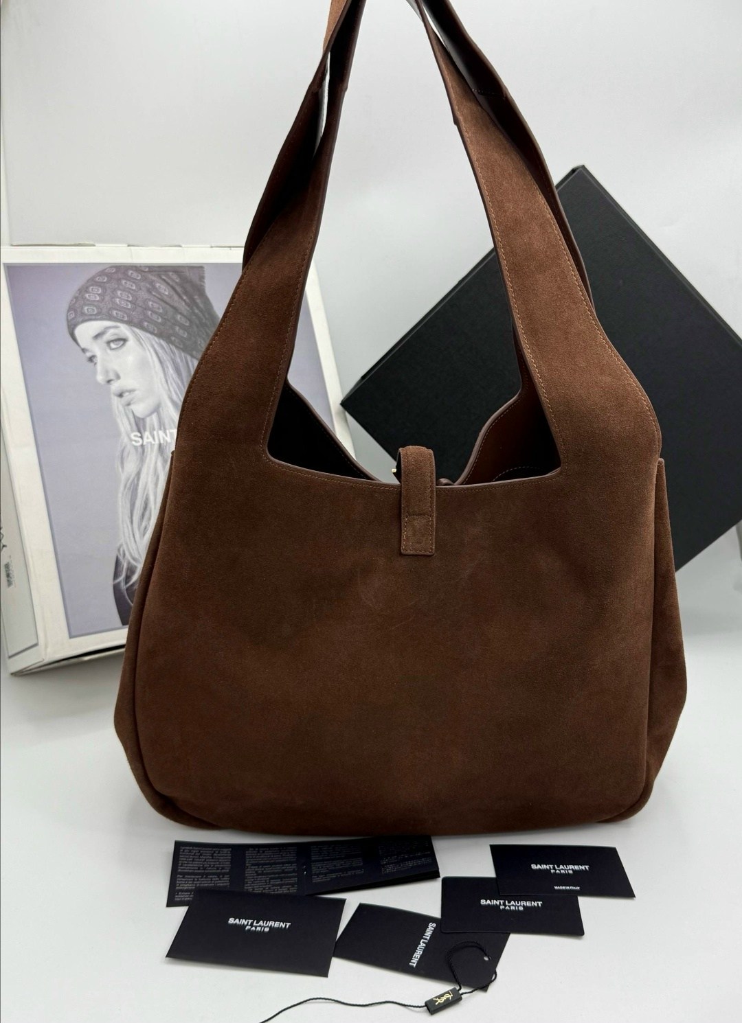 женская замшевая сумка yves saint laurent 37x29 см,кожаная сумка-хобо le 5 à 7 saint laurent коричневый,сумка yves saint laurent замшевая,сумка замшевая,сумка ysl замша