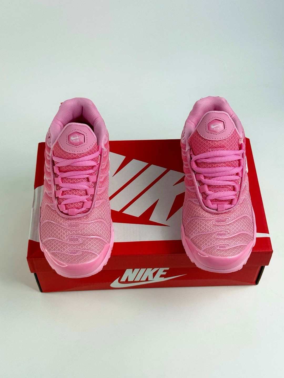 спортивные кроссовки air max plus tn nike,nike air max tn plus pink,кроссовки nike air max tn plus,спортивные кроссовки air max plus tn nike розовый,кроссовки