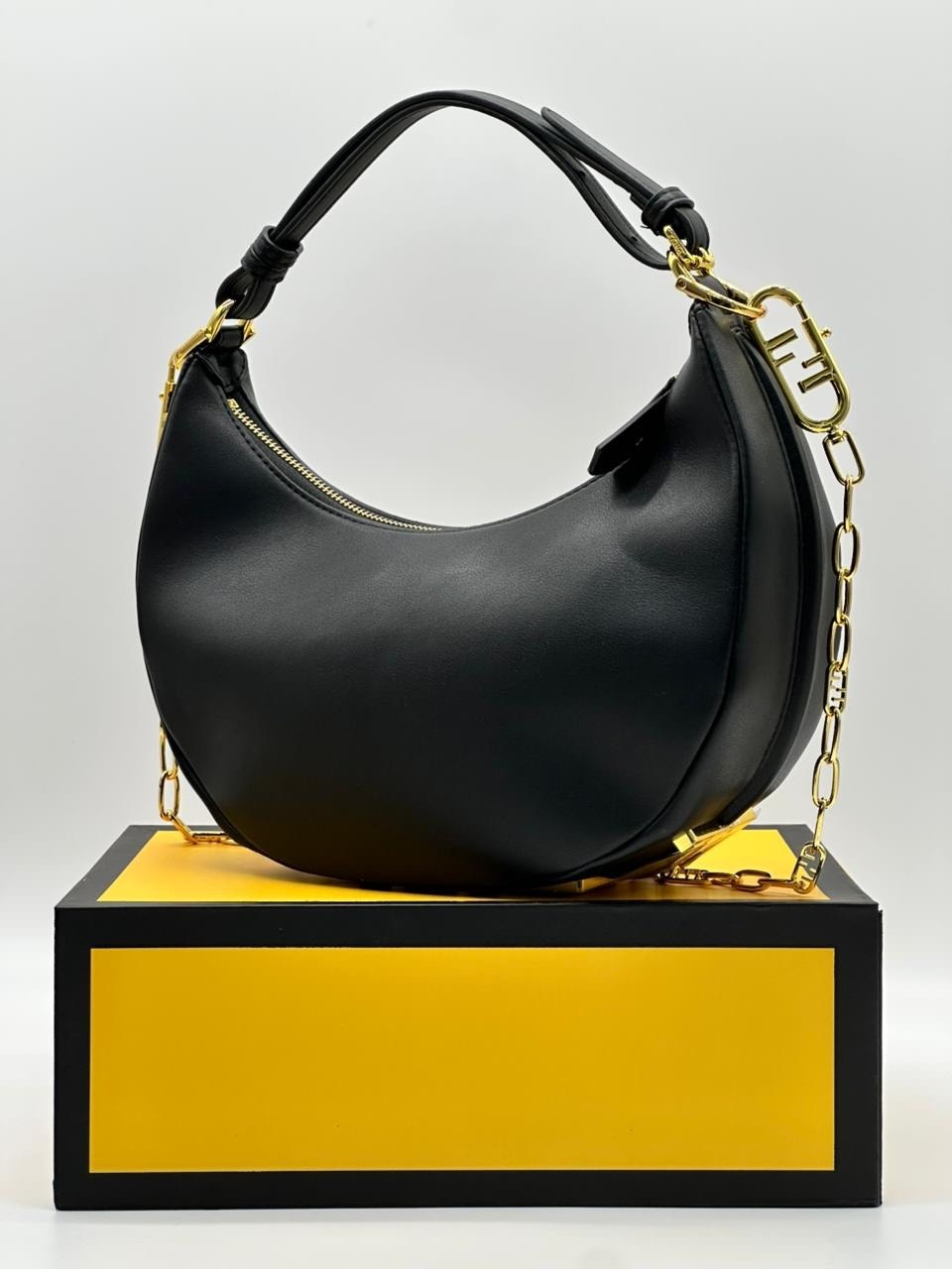 сумка fendi,сумка,сумка на плечо fendi,женская сумка,сумка фенди