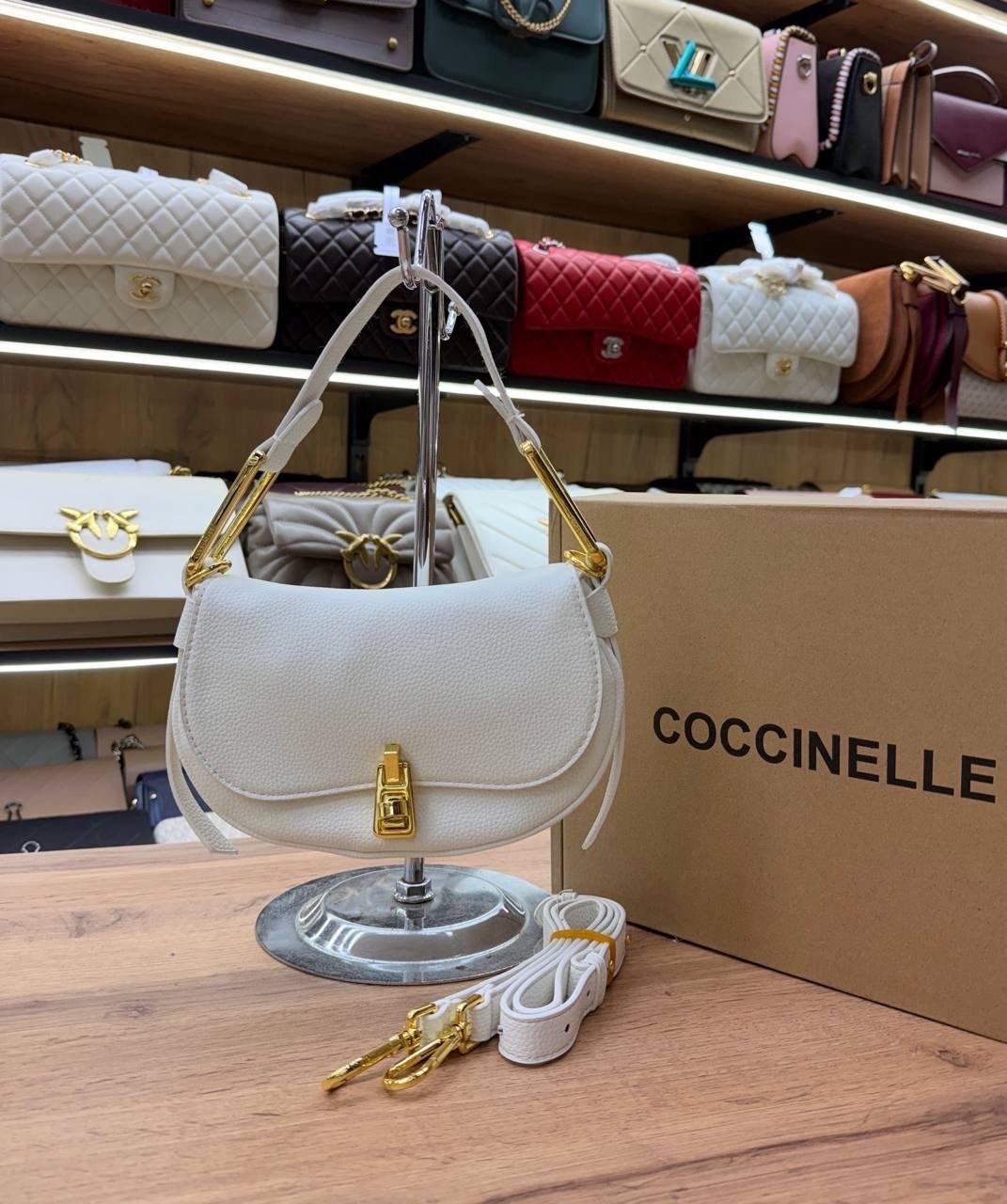 сумка coccinelle,сумка женская coccinelle,сумка женская coccinelle натуральная замша,сумка coccinelli натуральная замша 25 × 16 × 6 см,сумка
