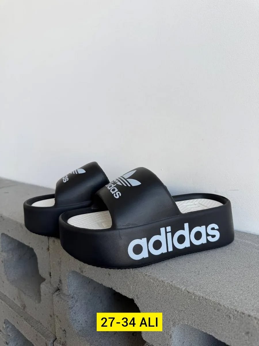 шлепанцы adidas,сланцы adidas,,adidas шлепки,шлепки адидас