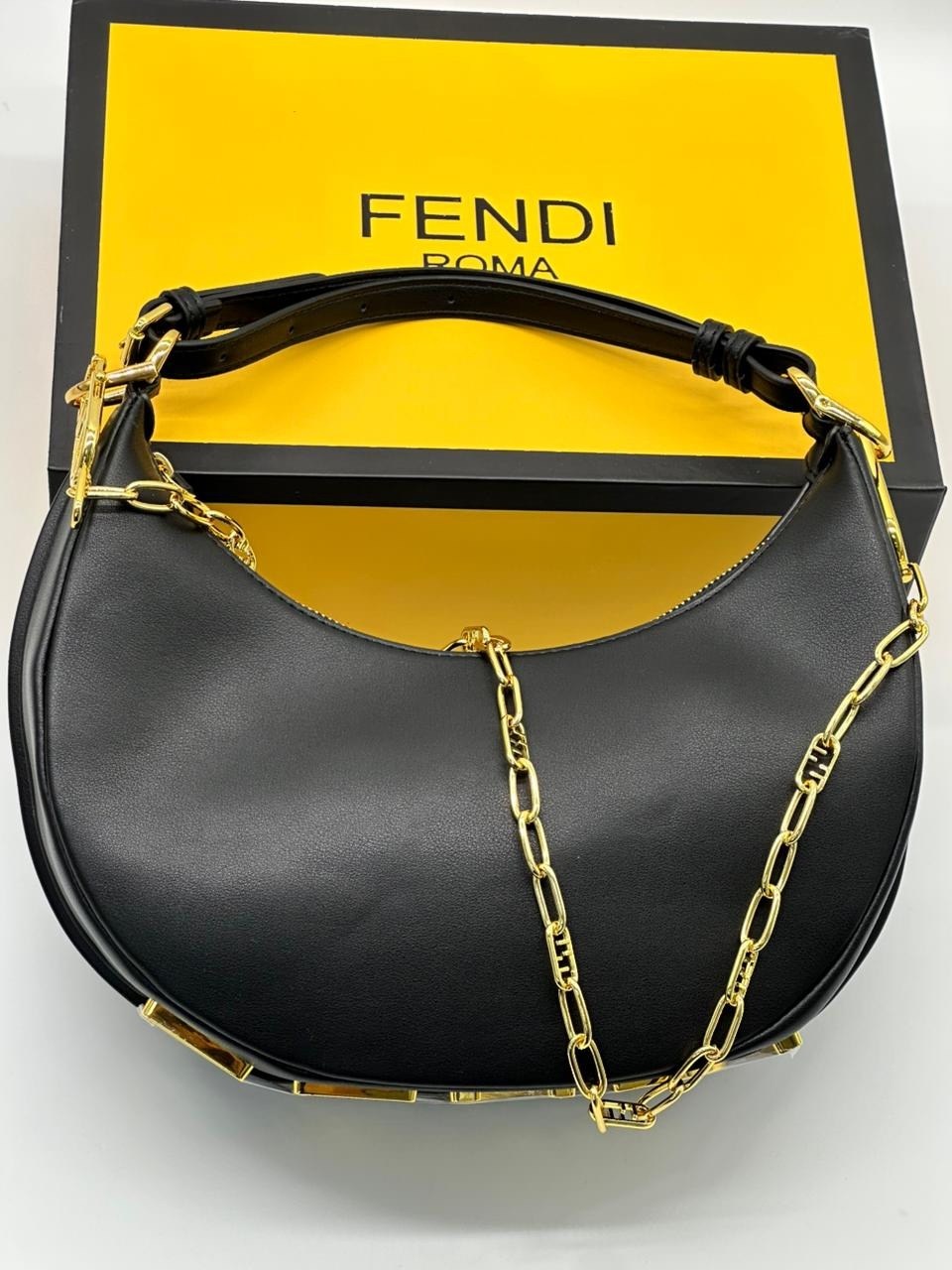 сумка fendi,сумка,сумка на плечо fendi,женская сумка,сумка фенди