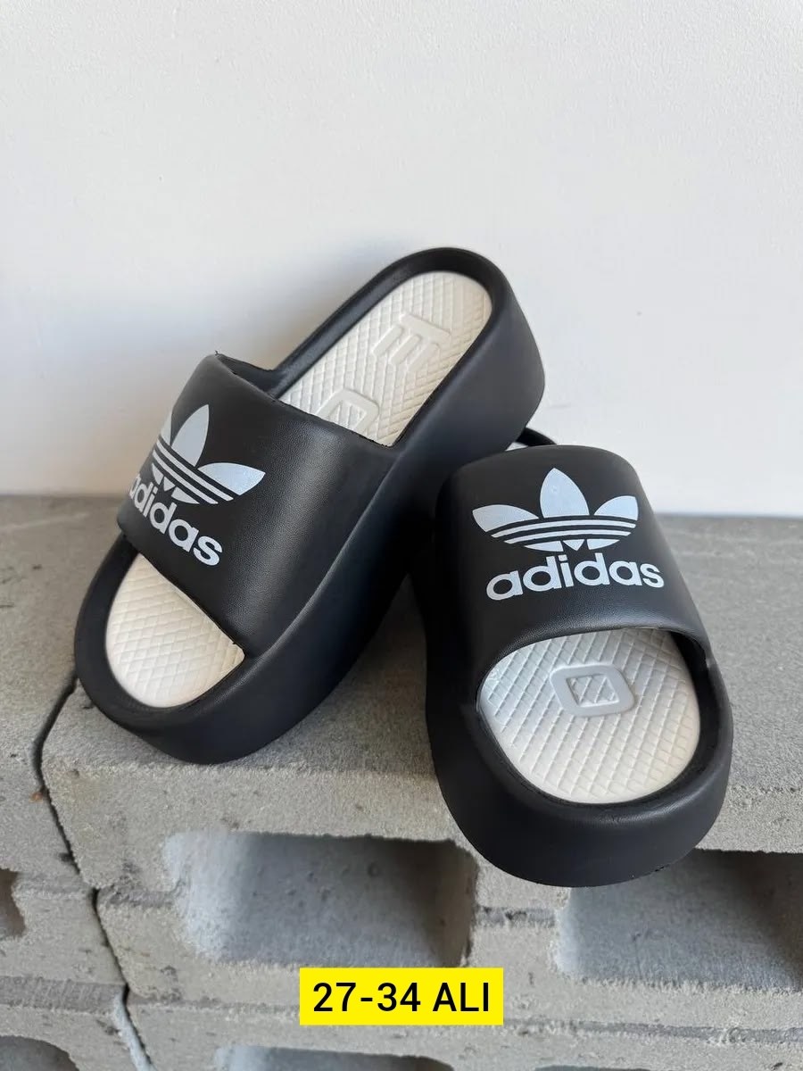 шлепанцы adidas,сланцы adidas,,adidas шлепки,шлепки адидас
