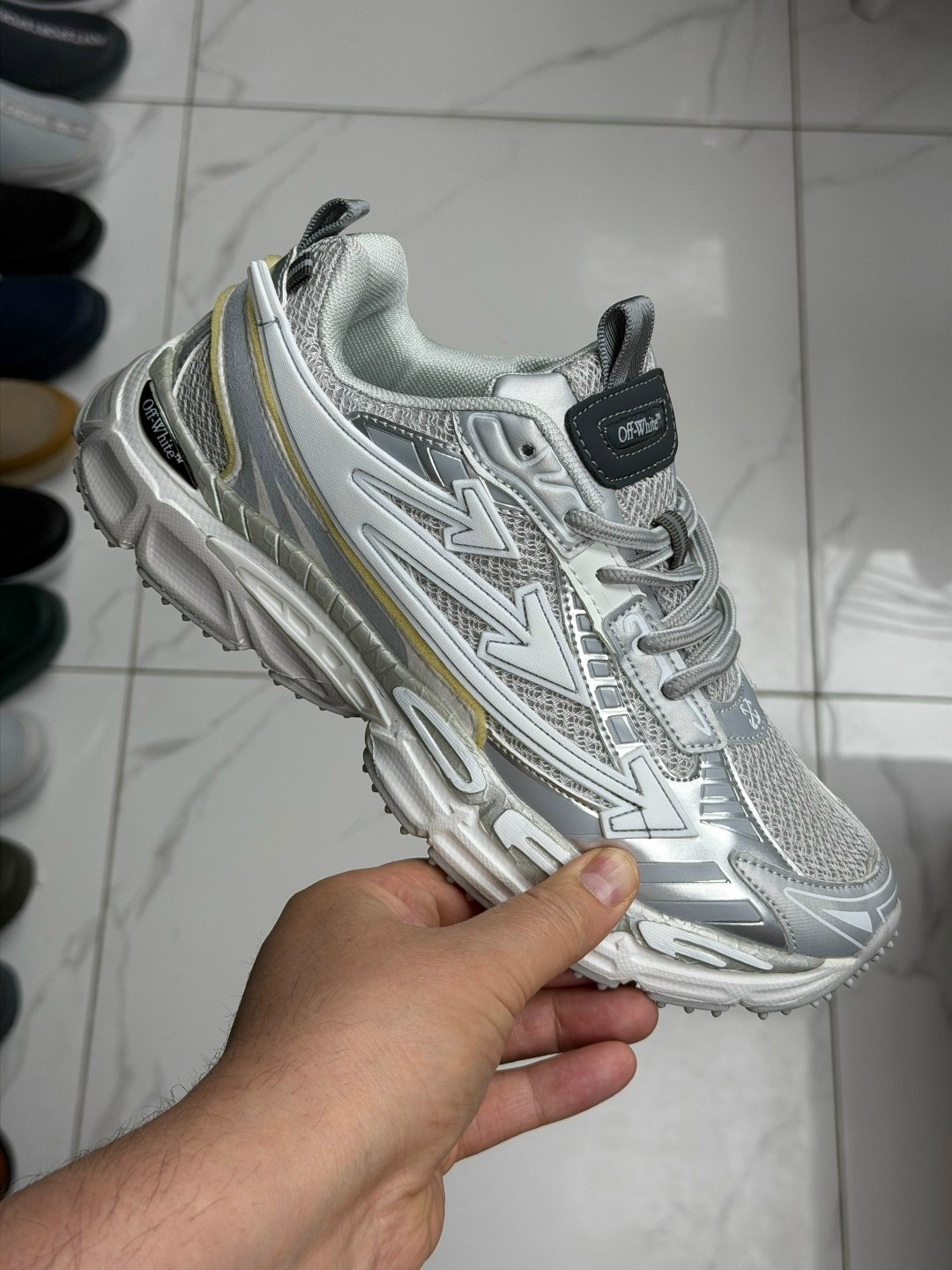 кроссовки balenciaga runner,кроссовки balenciaga,кроссовки balenciaga runner sneaker burgundy,баленсиага раннер,кроссовки баленсиага раннер