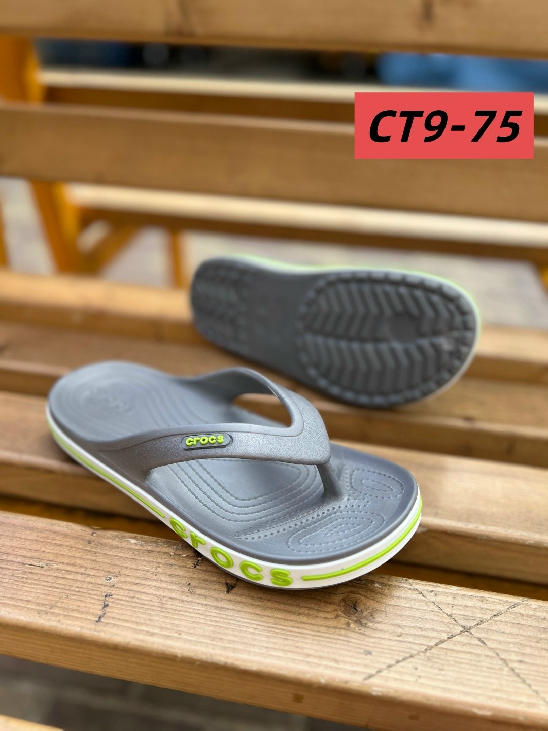 crocs шлепанцы,шлепанцы крокс,шлепанцы женские,сланцы crocs,летние шлепанцы