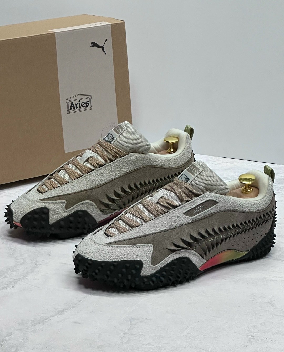 кроссовки puma,кроссовки,кроссовки puma x aries mostro 'tan suede',кроссовки puma aries x mostro 'ecru mouse grey',кроссовки mostro из коллаборации с aries