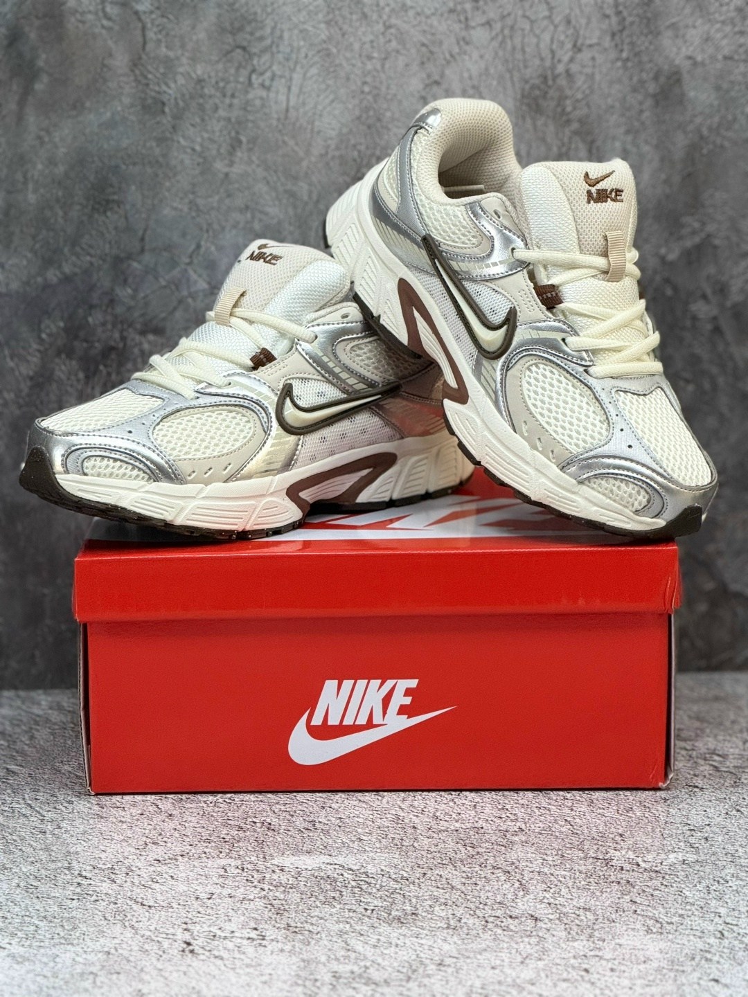 кроссовки nike,,женские кроссовки,кроссовки женские мужские,женские кроссовки nike v5 rnr white/brown