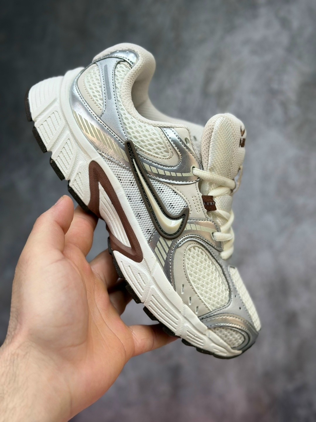 кроссовки nike,,женские кроссовки,кроссовки женские мужские,женские кроссовки nike v5 rnr white/brown