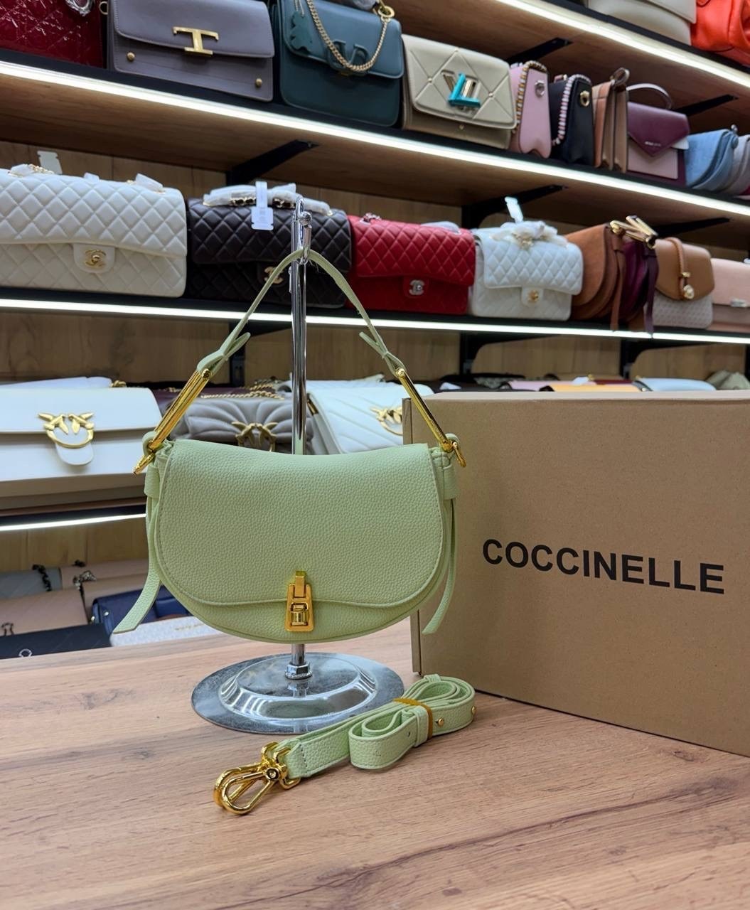 сумка coccinelle,сумка женская coccinelle,сумка женская coccinelle натуральная замша,сумка coccinelli натуральная замша 25 × 16 × 6 см,сумка