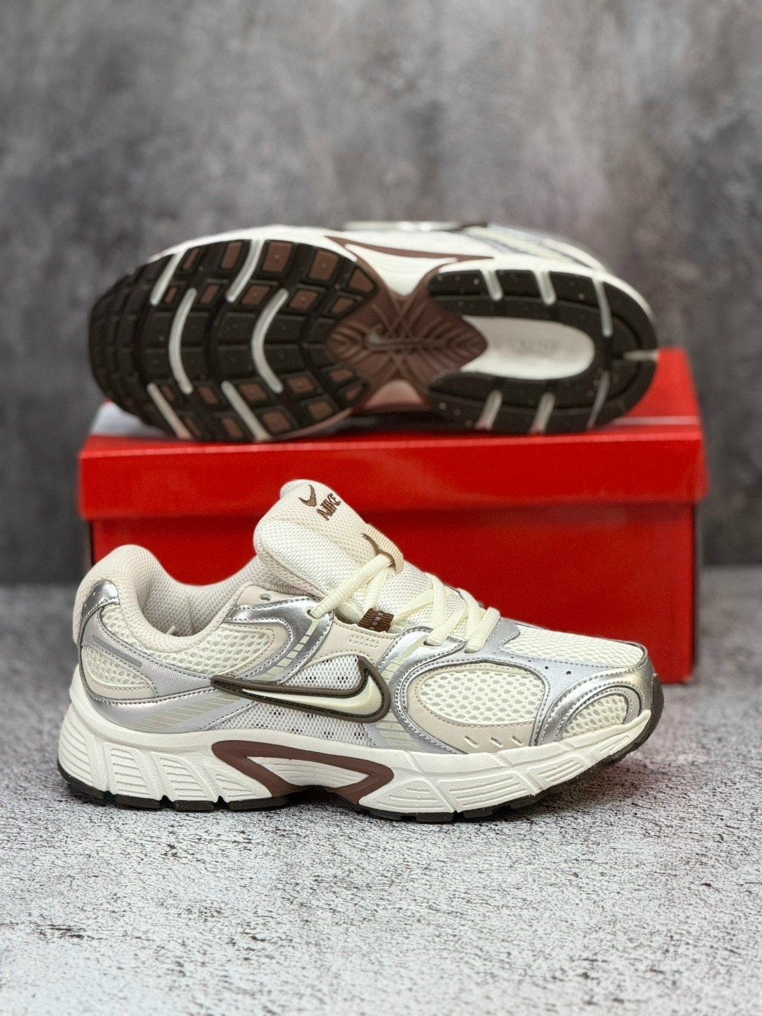 кроссовки nike,,женские кроссовки,кроссовки женские мужские,женские кроссовки nike v5 rnr white/brown