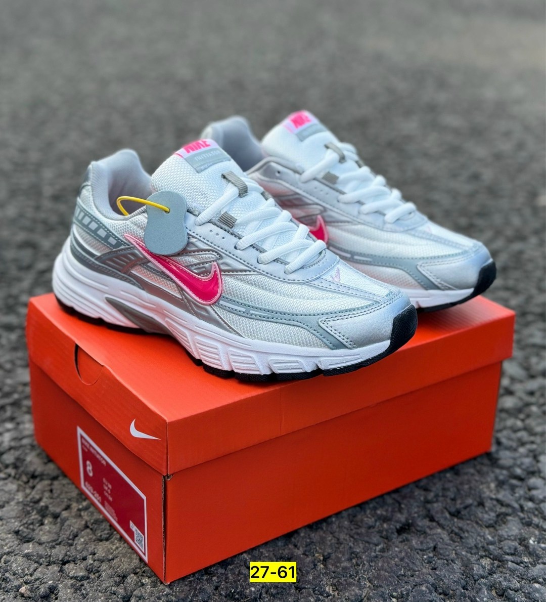 кроссовки nike initiator,женские беговые кроссовки initiator от finish line nike белый,кроссовки,кроссовки nike,кроссовки женские nike initiator белые